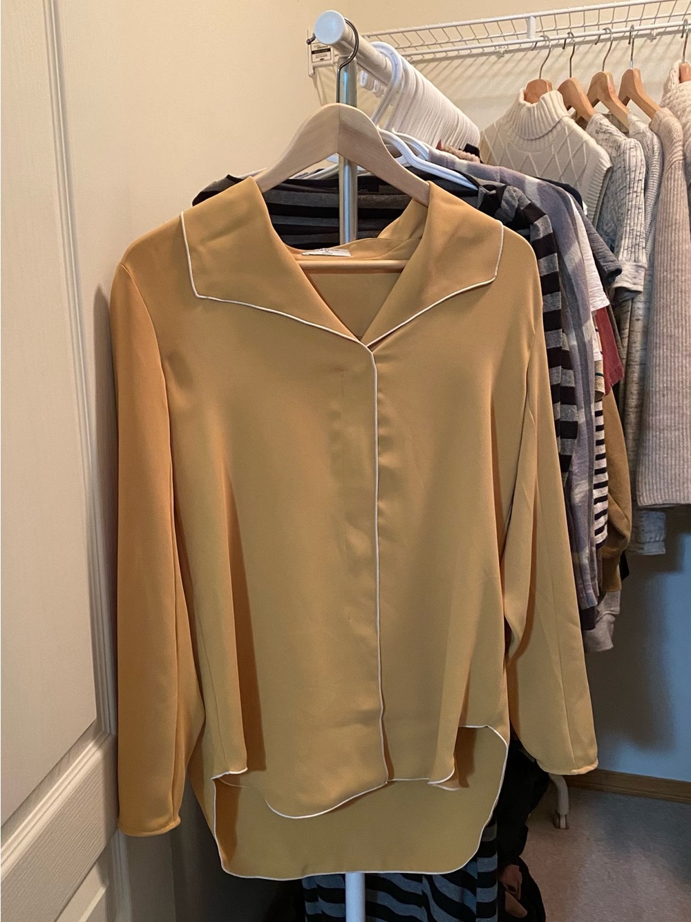 Aritzia Babaton Rena Blouse *New